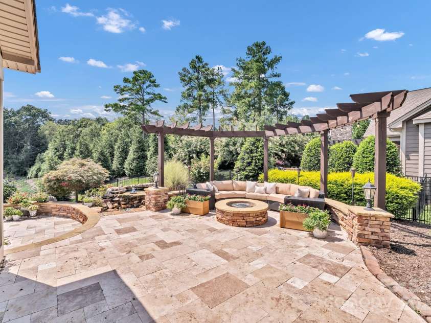 1041 Chippenham Avenue, Lancaster, SC 29720.  MLS# CAR4293694, YatesRealty ID 34026. 