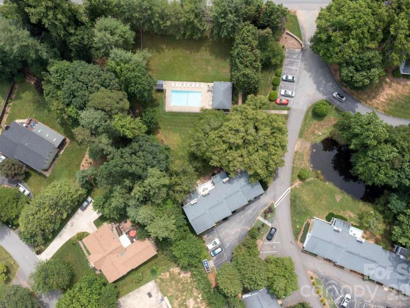 54 Hollybrook Drive, Asheville, NC 28803.  MLS# CAR4389385, YatesRealty ID 34027. 