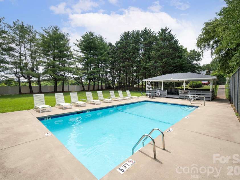 54 Hollybrook Drive, Asheville, NC 28803.  MLS# CAR4389385, YatesRealty ID 34027. 