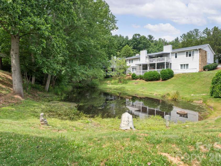 54 Hollybrook Drive, Asheville, NC 28803.  MLS# CAR4389385, YatesRealty ID 34027. 