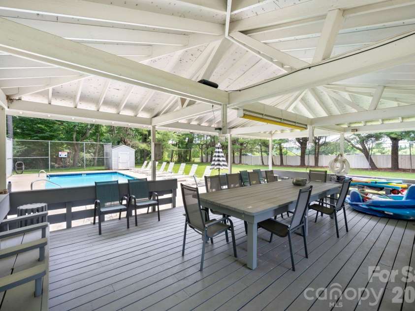 54 Hollybrook Drive, Asheville, NC 28803.  MLS# CAR4389385, YatesRealty ID 34027. 