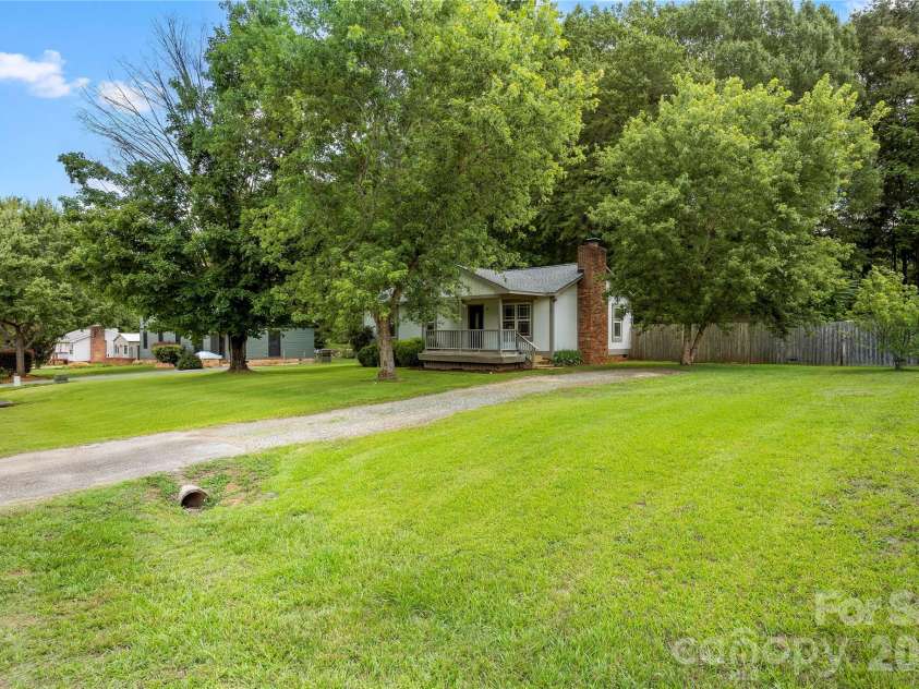 1050 Hay Row Road, Clover, SC 29710.  MLS# CAR4396239, YatesRealty ID 34028. 