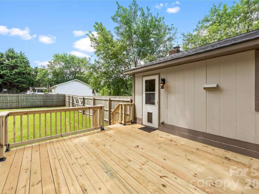 1050 Hay Row Road, Clover, SC 29710.  MLS# CAR4396239, YatesRealty ID 34028. 