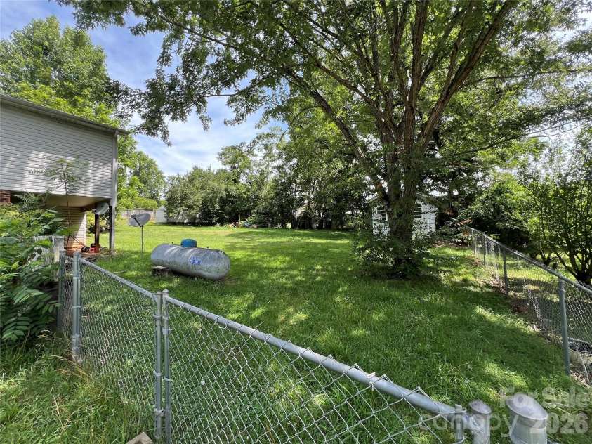 139 Vista Drive, Forest City, NC 28043.  MLS# CAR4395547, YatesRealty ID 34029. 