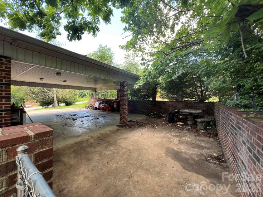 139 Vista Drive, Forest City, NC 28043.  MLS# CAR4395547, YatesRealty ID 34029. 