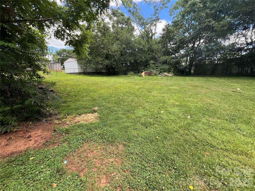 139 Vista Drive, Forest City, NC 28043.  MLS# CAR4395547, YatesRealty ID 34029. 