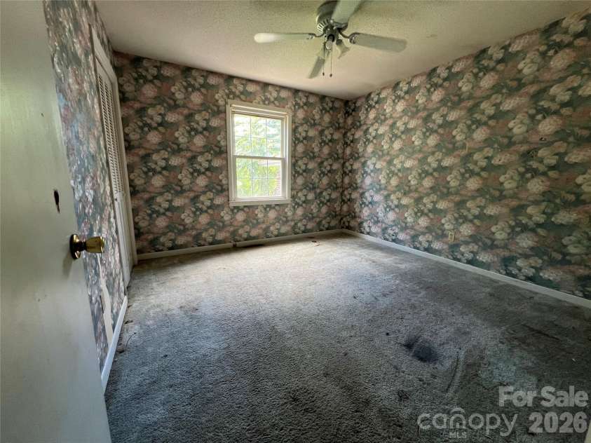 139 Vista Drive, Forest City, NC 28043.  MLS# CAR4395547, YatesRealty ID 34029. 