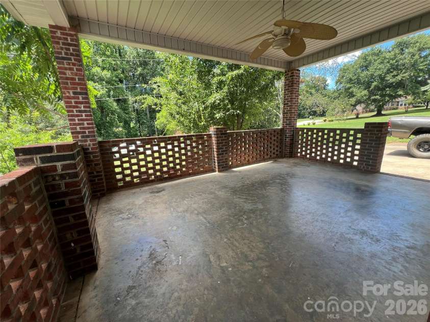 139 Vista Drive, Forest City, NC 28043.  MLS# CAR4395547, YatesRealty ID 34029. 