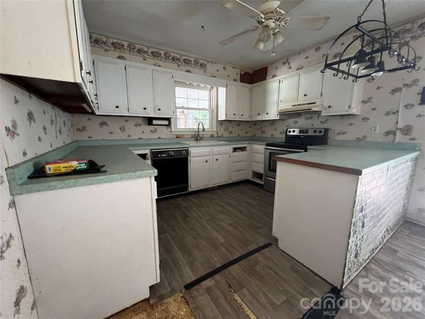 139 Vista Drive, Forest City, NC 28043.  MLS# CAR4395547, YatesRealty ID 34029. 