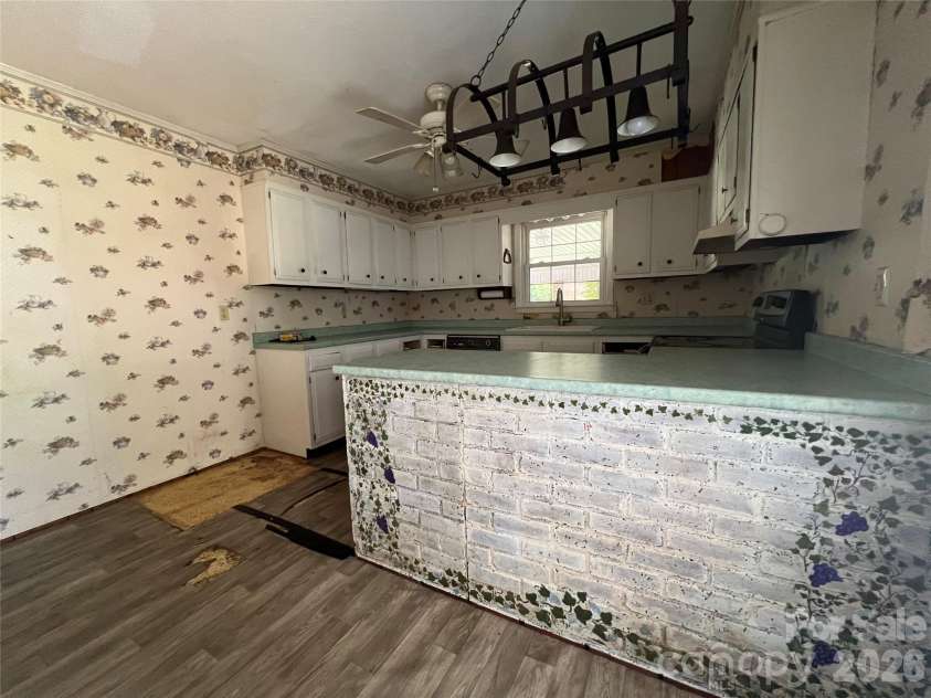 139 Vista Drive, Forest City, NC 28043.  MLS# CAR4395547, YatesRealty ID 34029. 