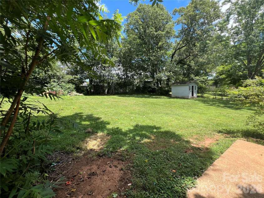 139 Vista Drive, Forest City, NC 28043.  MLS# CAR4395547, YatesRealty ID 34029. 