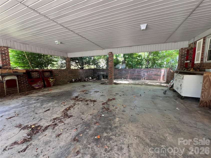139 Vista Drive, Forest City, NC 28043.  MLS# CAR4395547, YatesRealty ID 34029. 