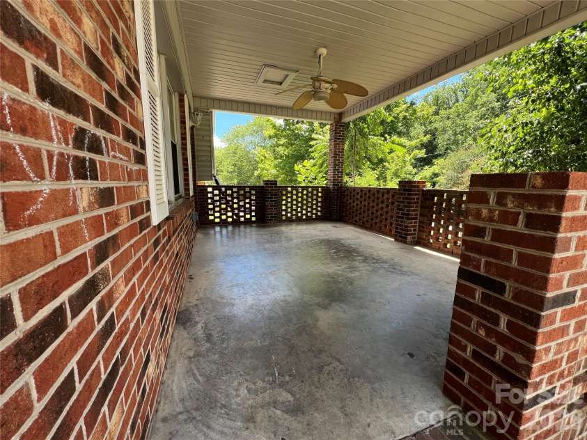 139 Vista Drive, Forest City, NC 28043.  MLS# CAR4395547, YatesRealty ID 34029. 