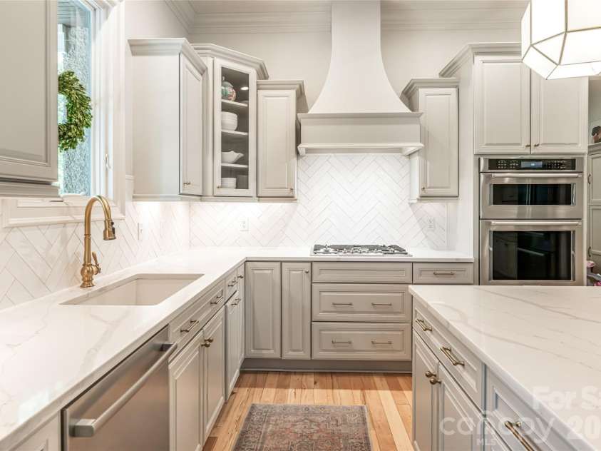 20 East Owl Creek Lane, Fairview, NC 28730.  MLS# CAR4258624, YatesRealty ID 3403. 