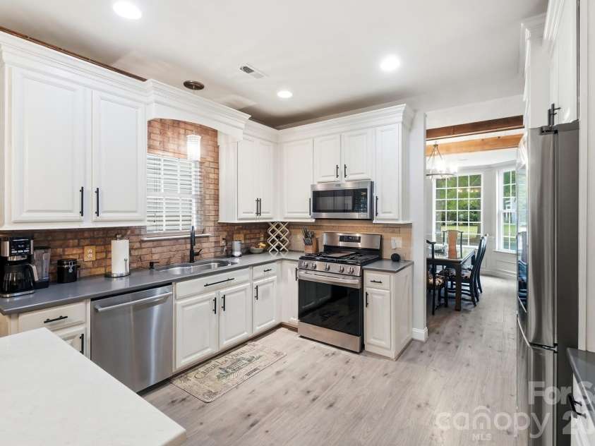 1424 Ridge Haven Road, Waxhaw, NC 28173.  MLS# CAR4391086, YatesRealty ID 34030. 