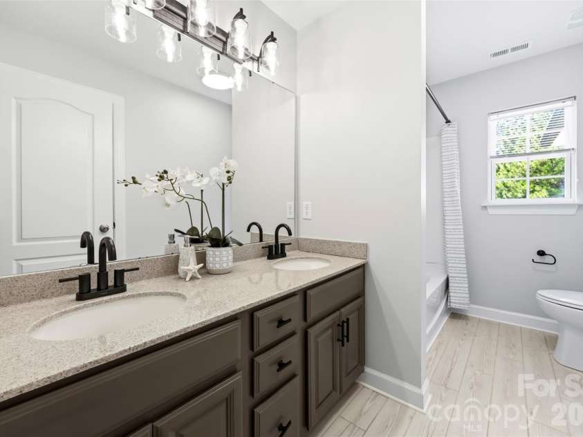 1424 Ridge Haven Road, Waxhaw, NC 28173.  MLS# CAR4423878, YatesRealty ID 34030. 