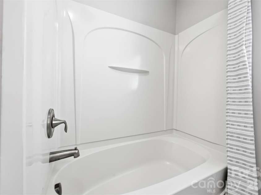 1424 Ridge Haven Road, Waxhaw, NC 28173.  MLS# CAR4423878, YatesRealty ID 34030. 