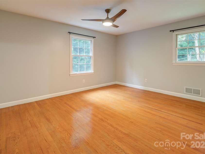 16 Beechwood Road, Asheville, NC 28805.  MLS# CAR4294590, YatesRealty ID 34030. Bedroom No One