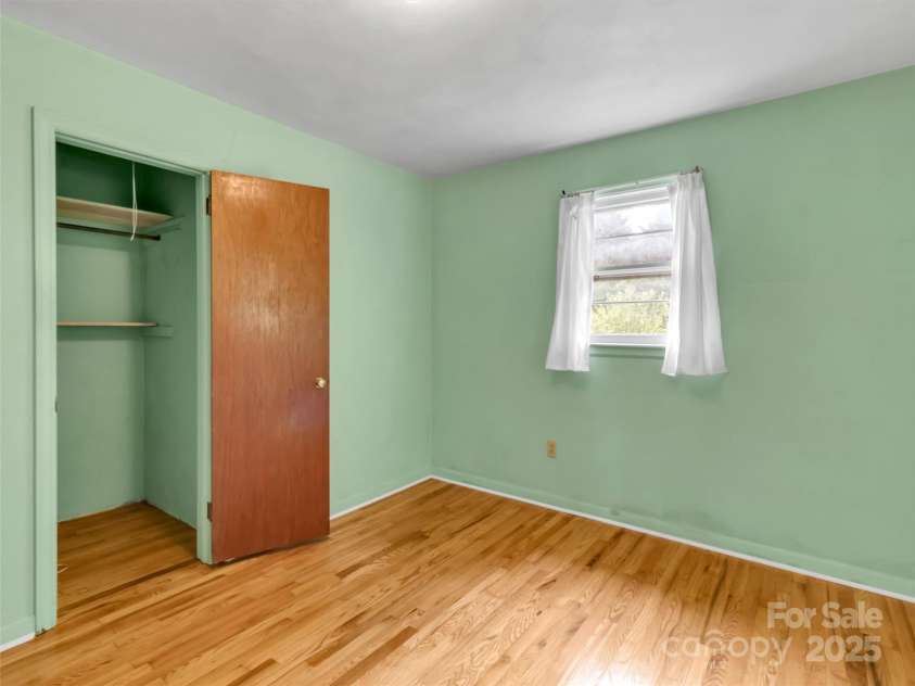 35 Bramlett Drive, Waynesville, NC 28785.  MLS# CAR4292963, YatesRealty ID 34031. 