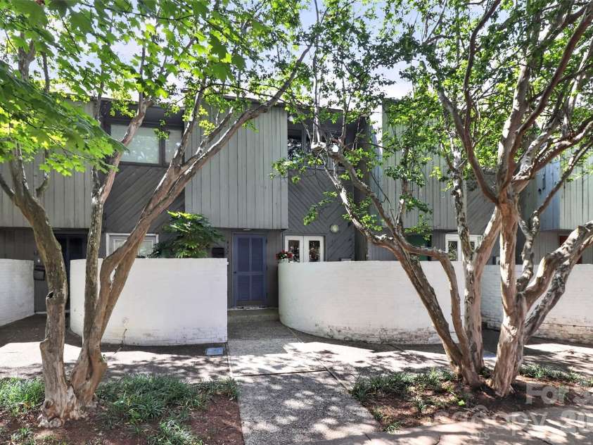 432 Park Avenue, Charlotte, NC 28203.  MLS# CAR4386368, YatesRealty ID 34031. 