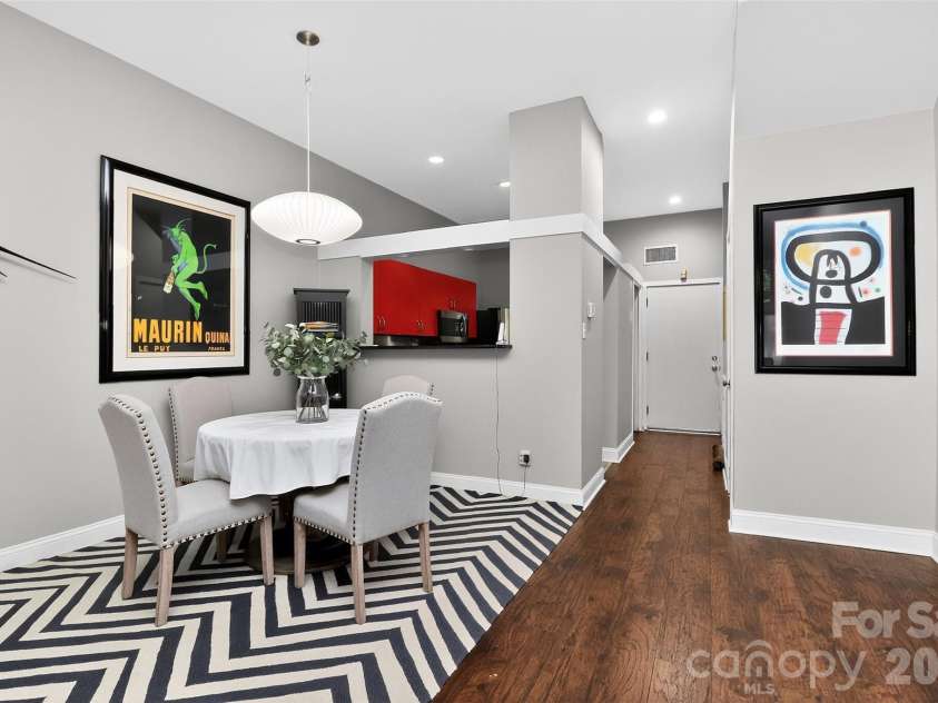 432 Park Avenue, Charlotte, NC 28203.  MLS# CAR4386368, YatesRealty ID 34031. 