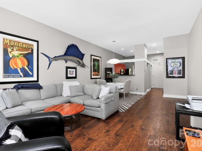 432 Park Avenue, Charlotte, NC 28203.  MLS# CAR4386368, YatesRealty ID 34031. 