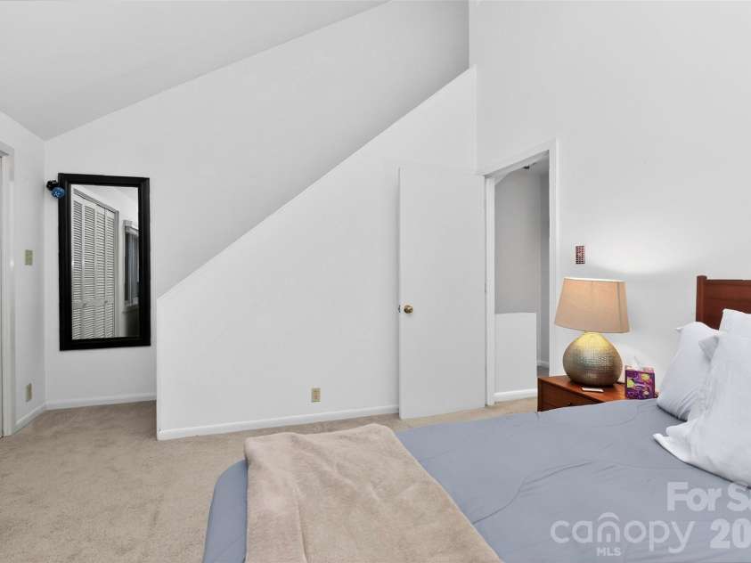 432 Park Avenue, Charlotte, NC 28203.  MLS# CAR4386368, YatesRealty ID 34031. 