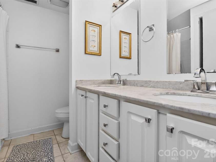 432 Park Avenue, Charlotte, NC 28203.  MLS# CAR4386368, YatesRealty ID 34031. 