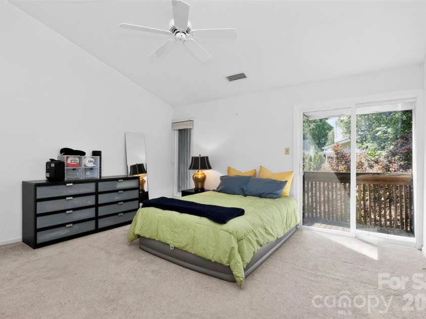 432 Park Avenue, Charlotte, NC 28203.  MLS# CAR4386368, YatesRealty ID 34031. 