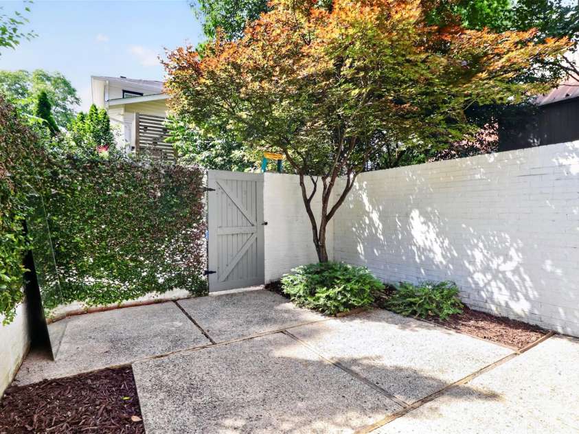 432 Park Avenue, Charlotte, NC 28203.  MLS# CAR4386368, YatesRealty ID 34031. 