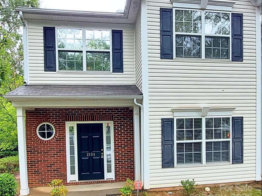 2184 Winthrop Chase Drive, Charlotte, NC 28212.  MLS# CAR4292374, YatesRealty ID 34032. 2184 Winthrop Chase Drive