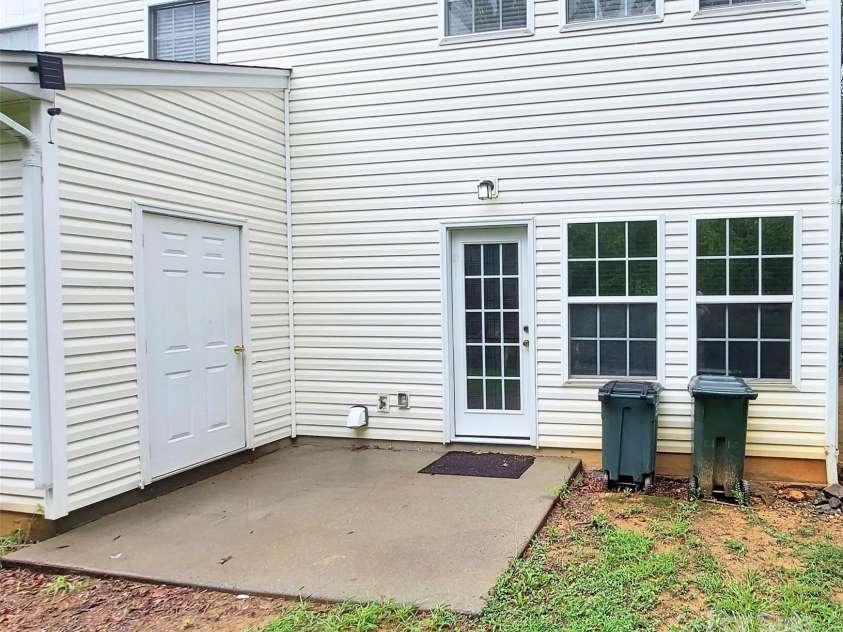 2184 Winthrop Chase Drive, Charlotte, NC 28212.  MLS# CAR4292374, YatesRealty ID 34032. Back