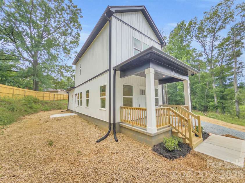 829 Arch Street, Lancaster, SC 29720.  MLS# CAR4385579, YatesRealty ID 34033. 