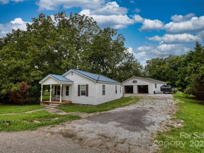 135 Springdale Road, Rock Hill, SC 29730.  MLS# CAR4291537, YatesRealty ID 34034. 