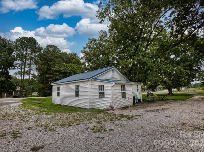 135 Springdale Road, Rock Hill, SC 29730.  MLS# CAR4291537, YatesRealty ID 34034. 
