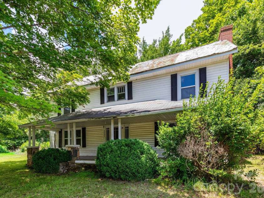 4085 Jacks Creek Road, Burnsville, NC 28714.  MLS# CAR4396004, YatesRealty ID 34034. 