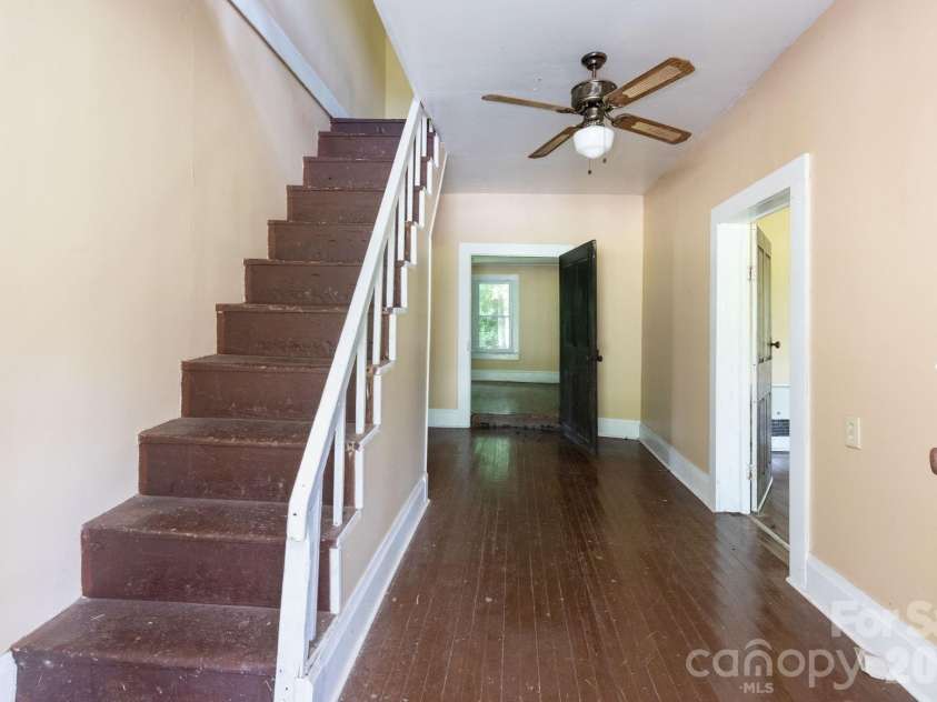 4085 Jacks Creek Road, Burnsville, NC 28714.  MLS# CAR4396004, YatesRealty ID 34034. 