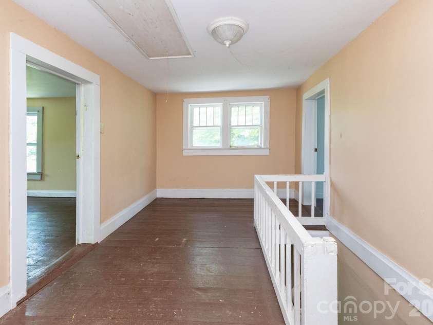 4085 Jacks Creek Road, Burnsville, NC 28714.  MLS# CAR4396004, YatesRealty ID 34034. 