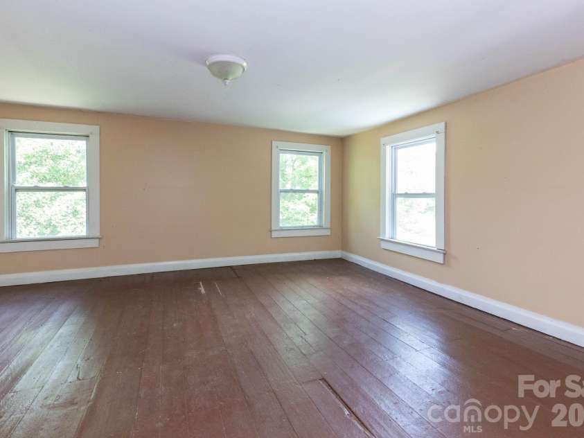 4085 Jacks Creek Road, Burnsville, NC 28714.  MLS# CAR4396004, YatesRealty ID 34034. 