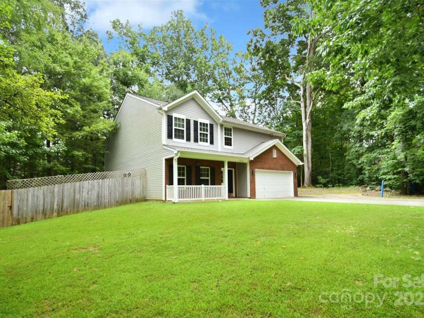 12120 Canal Drive, Huntersville, NC 28078.  MLS# CAR4291590, YatesRealty ID 34035. 