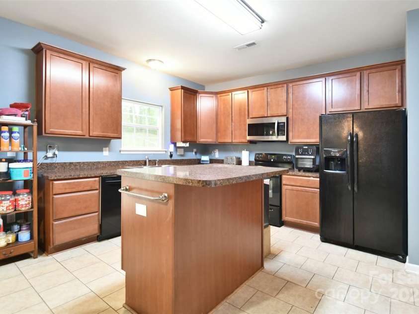 12120 Canal Drive, Huntersville, NC 28078.  MLS# CAR4291590, YatesRealty ID 34035. 