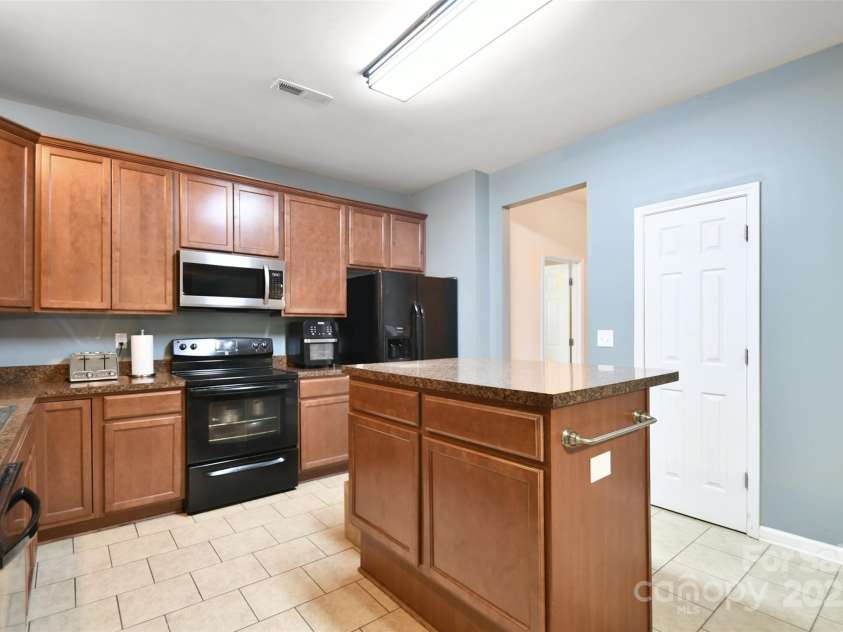 12120 Canal Drive, Huntersville, NC 28078.  MLS# CAR4291590, YatesRealty ID 34035. 