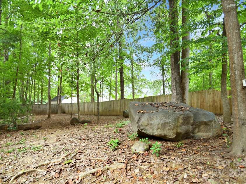 12120 Canal Drive, Huntersville, NC 28078.  MLS# CAR4291590, YatesRealty ID 34035. 