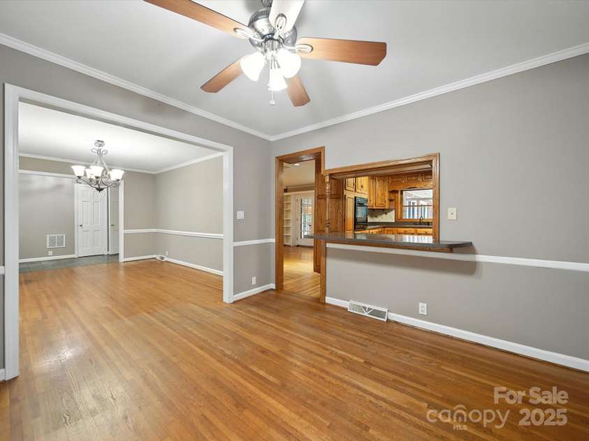4600 Carmel Vista Lane, Charlotte, NC 28226.  MLS# CAR4293155, YatesRealty ID 34036. 