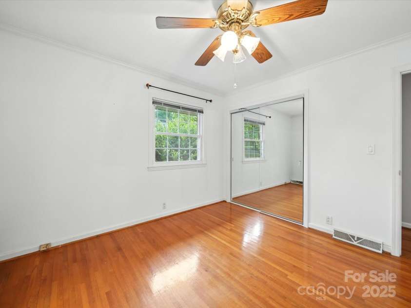 4600 Carmel Vista Lane, Charlotte, NC 28226.  MLS# CAR4293155, YatesRealty ID 34036. 