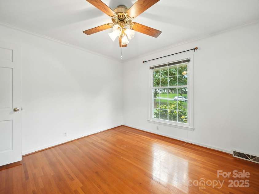 4600 Carmel Vista Lane, Charlotte, NC 28226.  MLS# CAR4293155, YatesRealty ID 34036. 