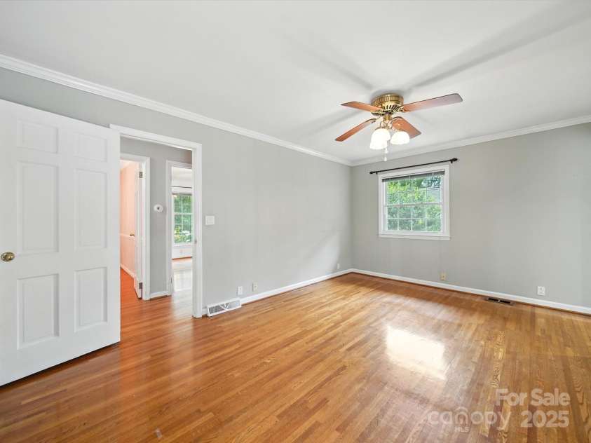 4600 Carmel Vista Lane, Charlotte, NC 28226.  MLS# CAR4293155, YatesRealty ID 34036. 