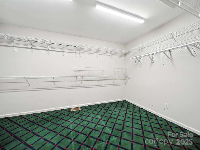 4600 Carmel Vista Lane, Charlotte, NC 28226.  MLS# CAR4293155, YatesRealty ID 34036. 