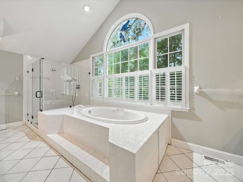 4600 Carmel Vista Lane, Charlotte, NC 28226.  MLS# CAR4293155, YatesRealty ID 34036. 