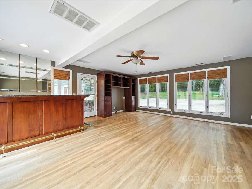 4600 Carmel Vista Lane, Charlotte, NC 28226.  MLS# CAR4293155, YatesRealty ID 34036. 